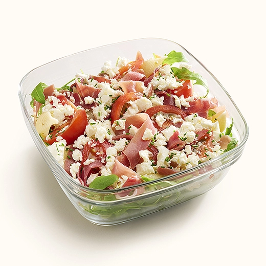 Feta grecque AOP, Concombre, Olives noires, Allumettes de jambon sec, Huile d'olive, Oignons rouges, Salade Feta grecque AOP, Concombre, Olives noires, Allumettes de jambon sec, Huile d'olive, Oignons rouges, Salade