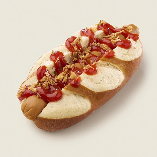 pain bretzel, saucisse de volaille*, ketchup, oignons frits *Origine France pain bretzel, saucisse de volaille*, ketchup, oignons frits *Origine France