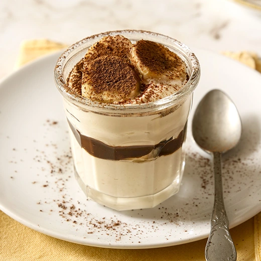 Mousse mascarpone vanille, banane, sauce chocolat Mousse mascarpone vanille, banane, sauce chocolat