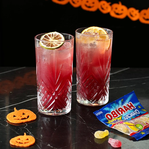 Orangina, Perrier, purée de cerise, concentrés de fruits rouges et de citron vert, 15 cl Orangina, Perrier, purée de cerise, concentrés de fruits rouges et de citron vert, 15 cl