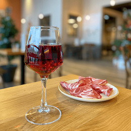 Kir, crème de mûres Kir, crème de mûres