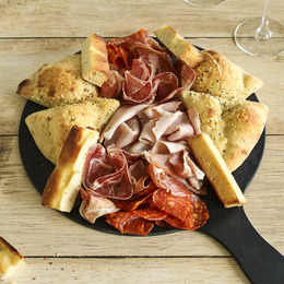 Piatto di salumi - Idéal pour 4 personnes Piatto di salumi - Idéal pour 4 personnes