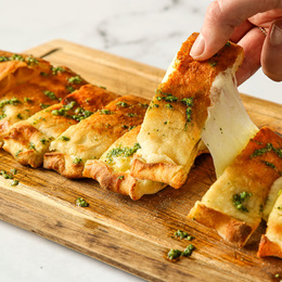 Calzone mozzarissimo - Pesto Vert Calzone mozzarissimo - Pesto Vert